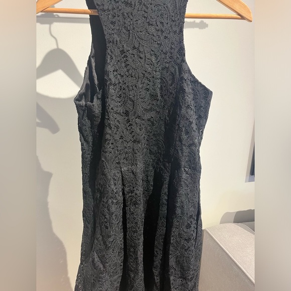 Black lace dress - Picture 3 of 3
